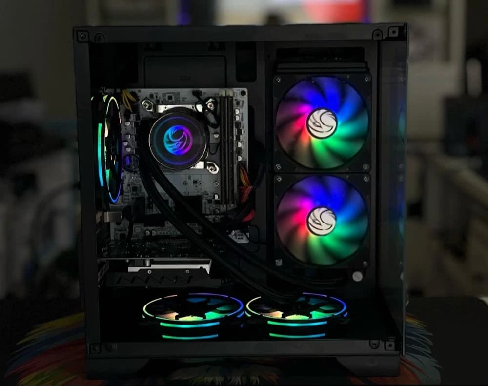 Equipe Infor Solutions trabalhando